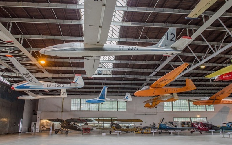 muzeum lotnictwa 2 samoloty